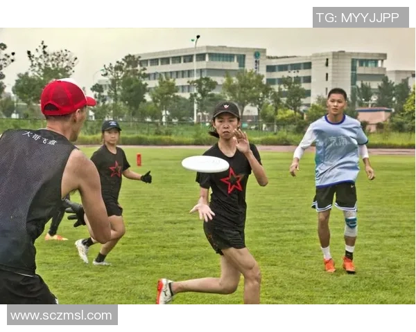 武汉飞盘队的配合变革引发热议助力运动发展与团队协作提升